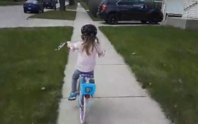 Joe’s Daughter’s First Time Riding With No Training Wheels – Video