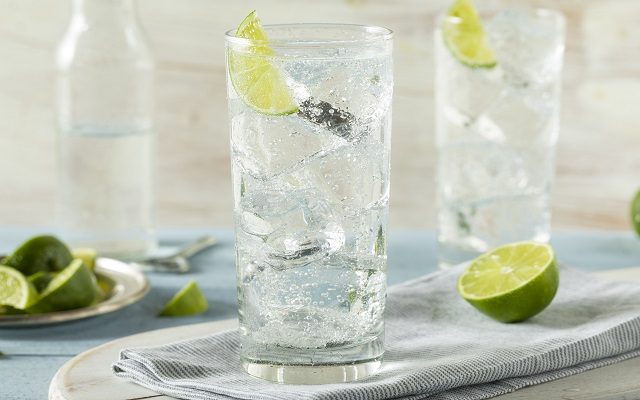 Low-Calorie Alcoholic Drinks To Sip This Summer
