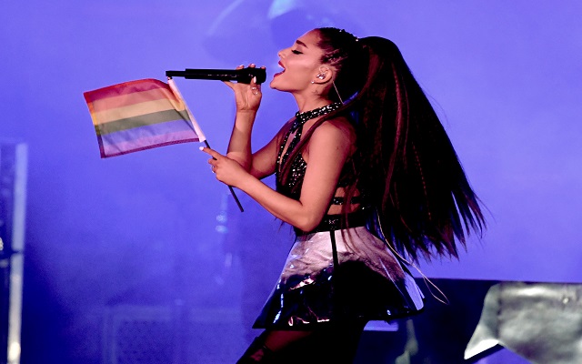 Ariana Grande Urges Her Fans To Get Vaccinated