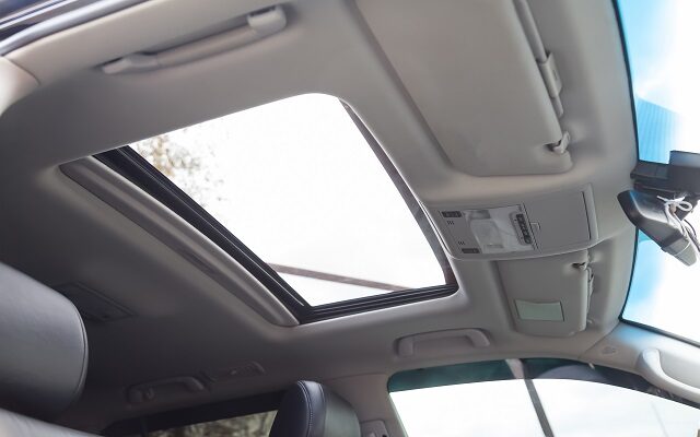 Vehicle Moonroof’s Are Mysteriously Exploding In Florida